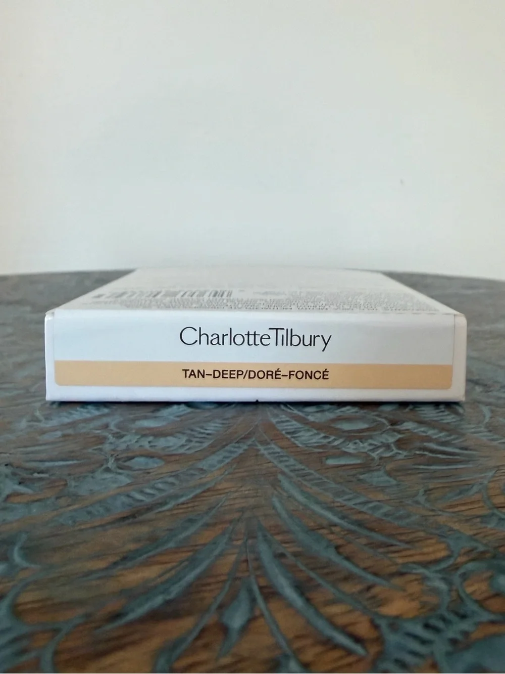 Charlotte Tilbury Airbrush Brightening Flawless Finish Setting Powder Tan-Deep
